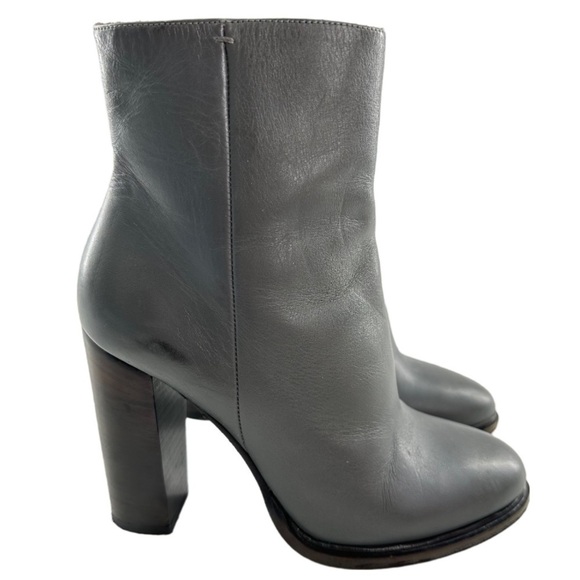 Vince womens ankle booties size 5 35 gray Italian leather boots - Picture 12 of 12